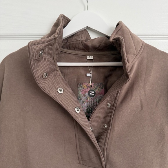 Sweatshirt M nwt - Picture 3 of 3